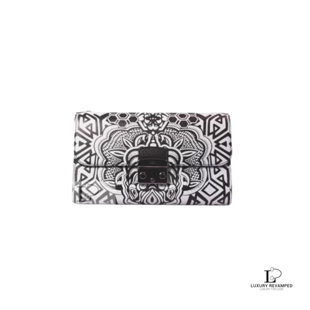 Furla wallet on chain in black and white graphic-print leather with dark push-lock, front view