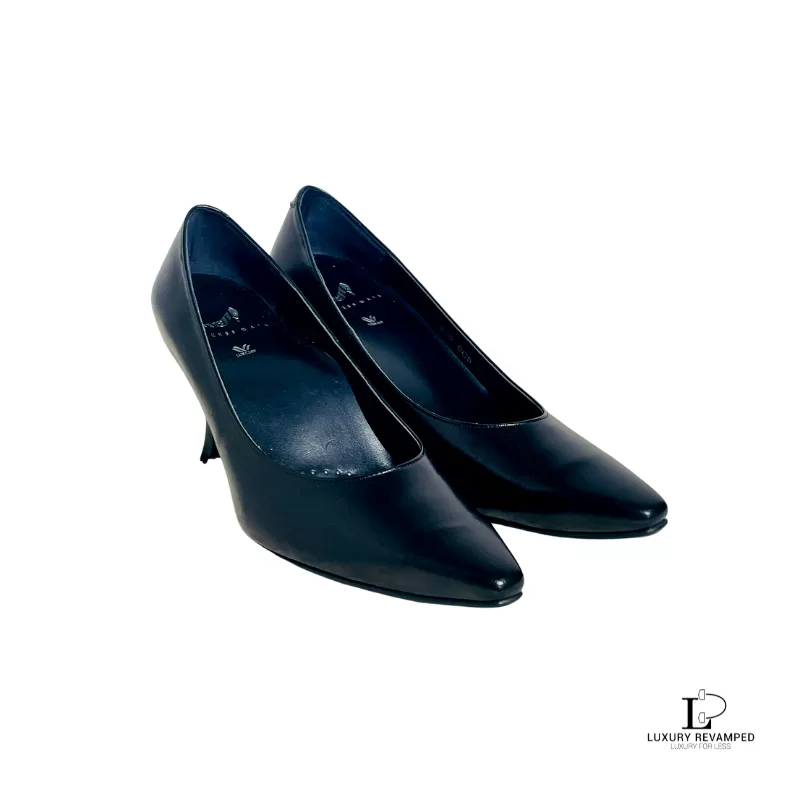 Pre-loved Wacoal black leather low-heeled pumps, size US 5, new without tag, front view – secondhand designer, NZ