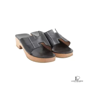 Pre-loved Hermes Kevlar black leather sandals, size 40, front view – secondhand designer, NZ