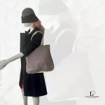 Louis Vuitton Fondation Museum limited greyish mauve and beige canvas tote bag, view 11
