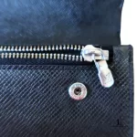 Louis Vuitton Taiga black leather flap-type long wallet, view 4