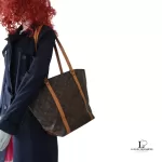 Louis Vuitton Monogram Sac Shopping tote bag with vachetta handles, view 29