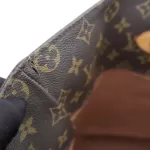 Louis Vuitton Monogram Sac Shopping tote bag with vachetta handles, view 17