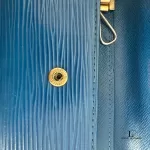 Louis Vuitton Multicles 6 blue Epi leather key case, view 10