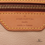 Louis Vuitton Monogram Bucket GM tote bag with pouch, early 2000s, view 13