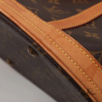 Louis Vuitton Monogram Bucket GM tote bag with pouch, early 2000s, view 8