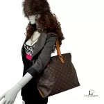 Louis Vuitton Monogram Cabas Mezzo tote bag, early 2000s, view 16