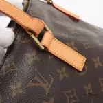 Louis Vuitton Monogram Cabas Mezzo tote bag, early 2000s, view 7