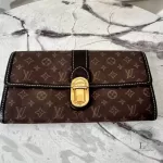 Louis Vuitton Monogram Idylle Sarah long wallet in Fusain charcoal, view 3