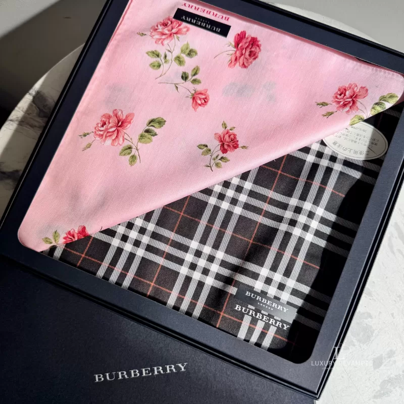 BURBERRY Box Set - Black Nova Check & Pink Floral Handkerchiefs (1)