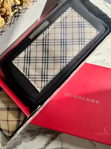 BURBERRY Box Set of Nova Check Pouch and Handkerchief