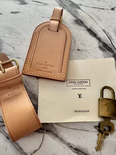 Louis Vuitton Travel accessory set (1)